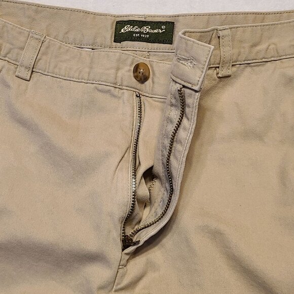 Eddie Bauer Women's Khaki Shorts Size 14 Chino Bermuda - Picture 2 of 11